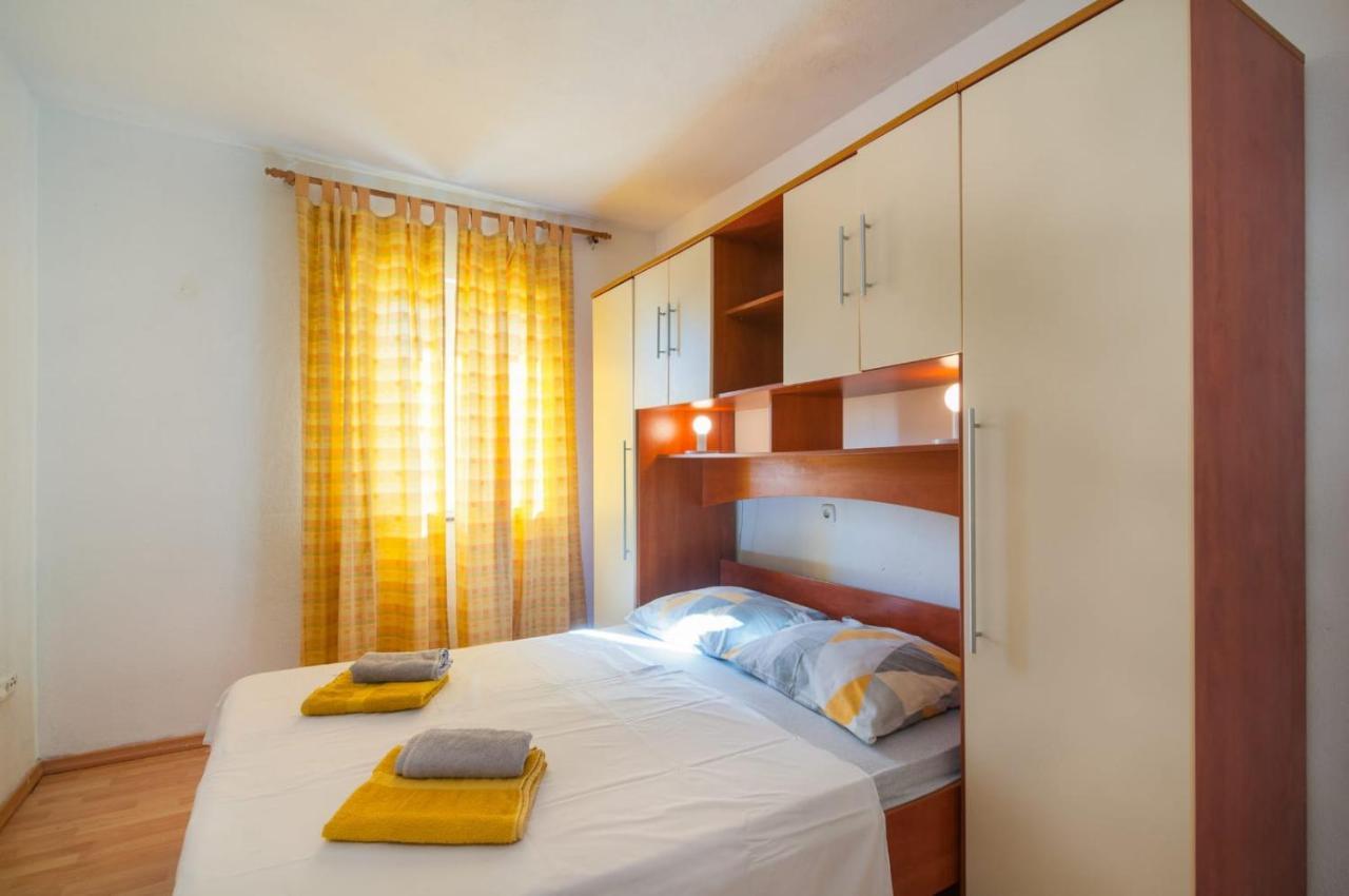 Appartman stipic Omiš Esterno foto